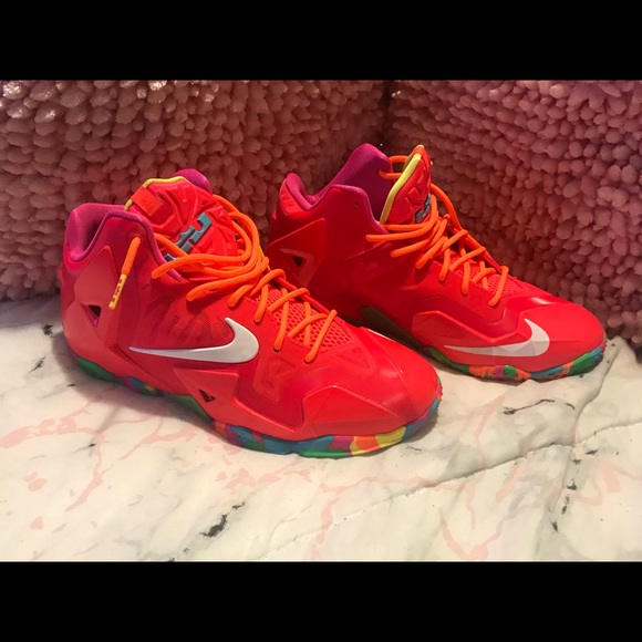 Nike Lebron 11